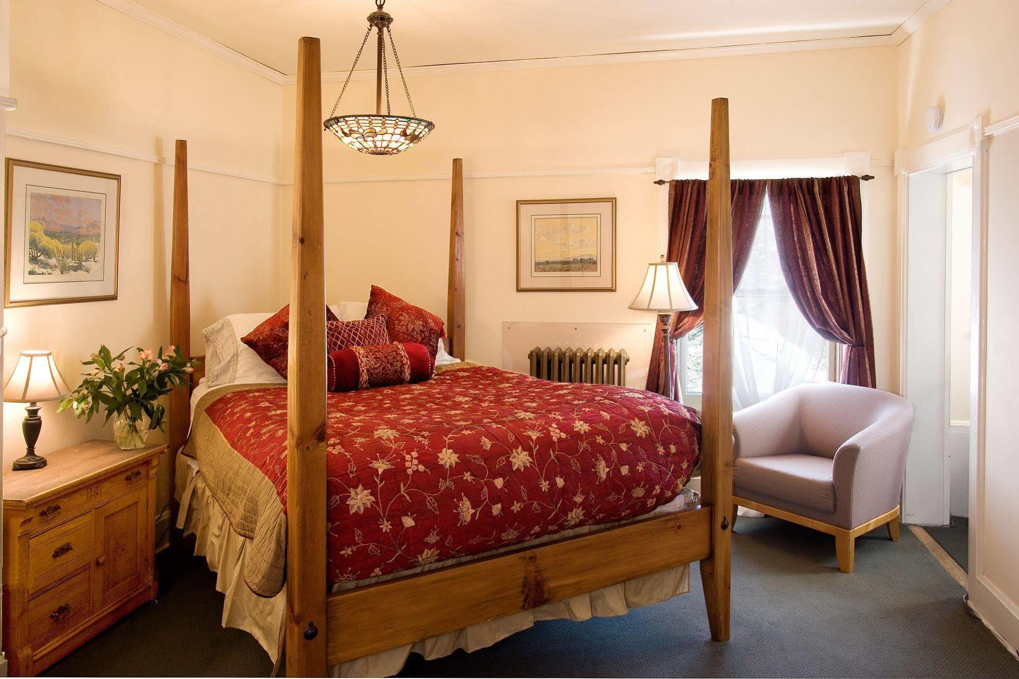 The Madeleine Bed & Breakfast Inn サンタフェ エクステリア 写真
